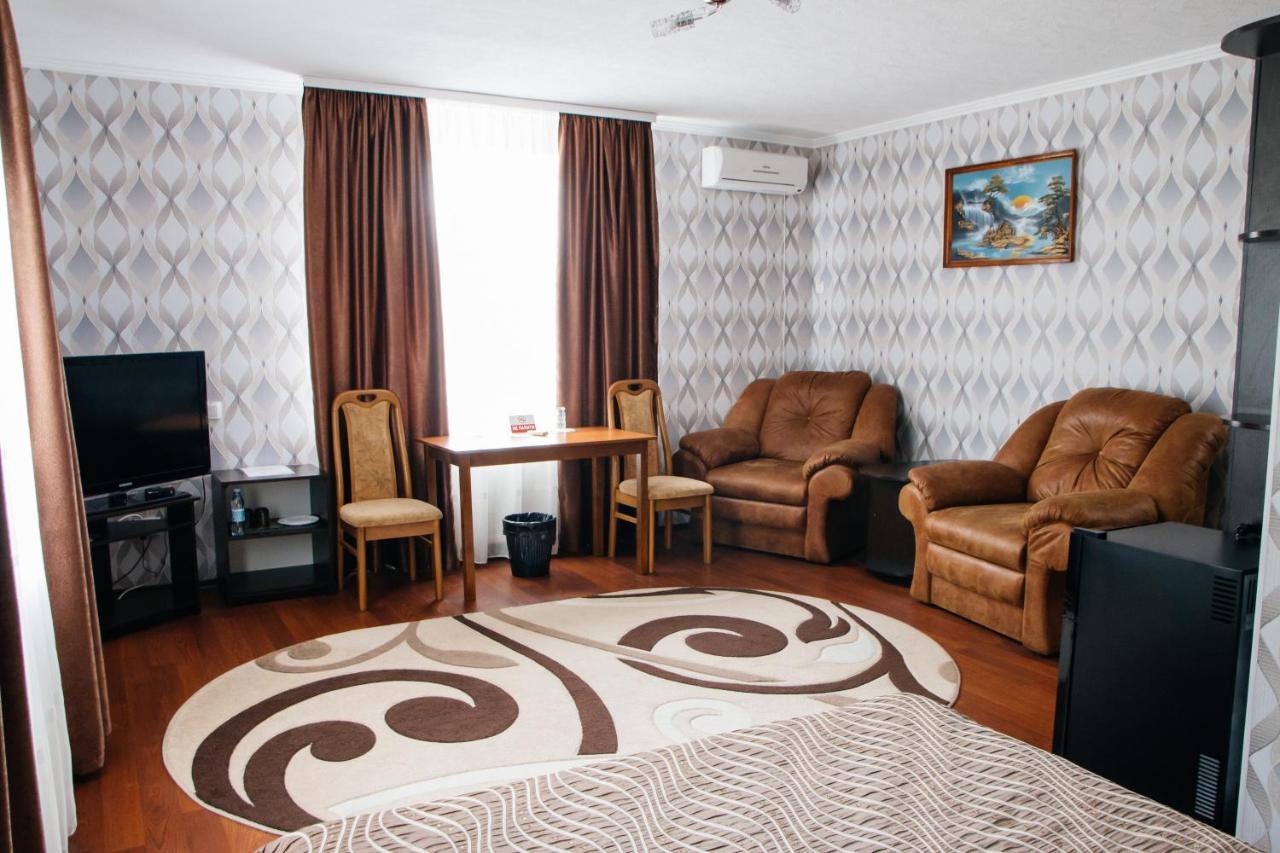Гостинний Двір "Марія" Hotel Kropyvnytskyi Exterior photo